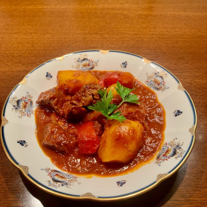 ハンガリー料理　グヤーシュ